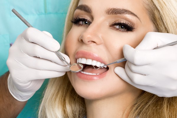 How Veneers Can Improve Your Smile